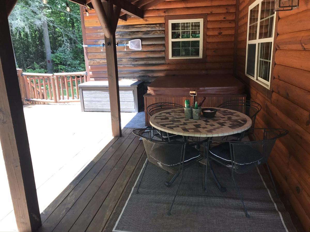Tree Top Lodge - Gorgeous Lake Cabin With Hot Tub & Magnificent Views Of Forests And Mountains! Cabin Butler エクステリア 写真