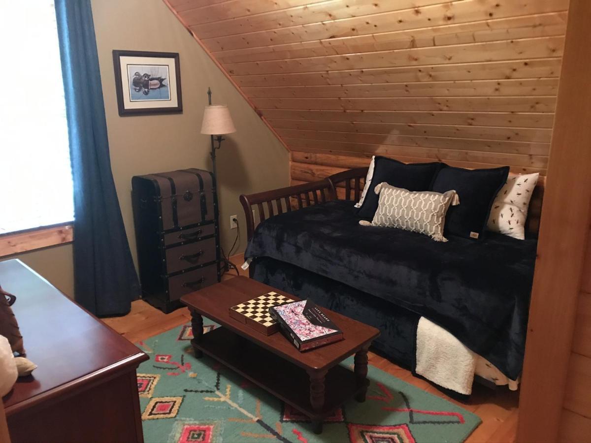 Tree Top Lodge - Gorgeous Lake Cabin With Hot Tub & Magnificent Views Of Forests And Mountains! Cabin Butler エクステリア 写真
