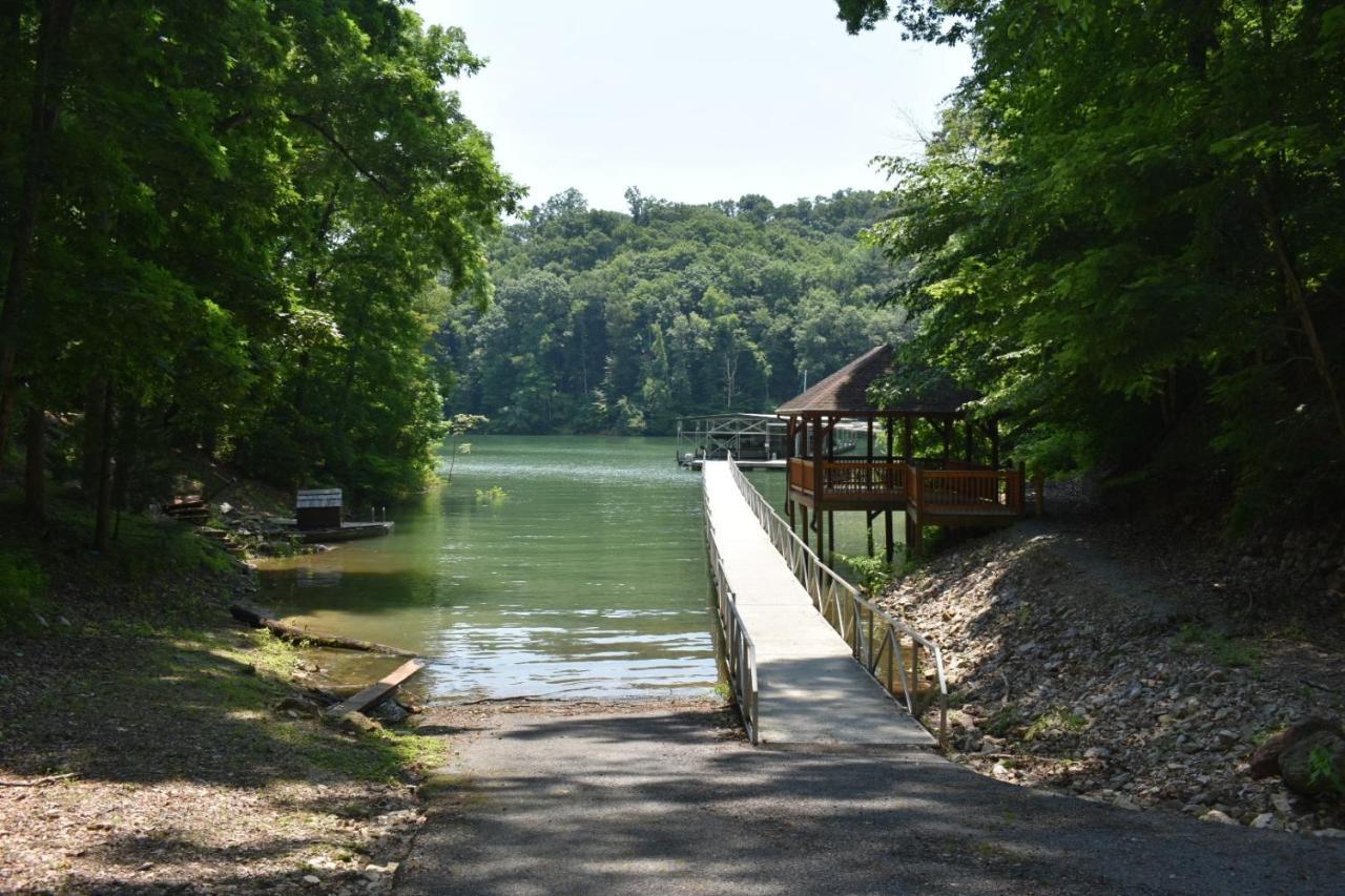 Tree Top Lodge - Gorgeous Lake Cabin With Hot Tub & Magnificent Views Of Forests And Mountains! Cabin Butler エクステリア 写真