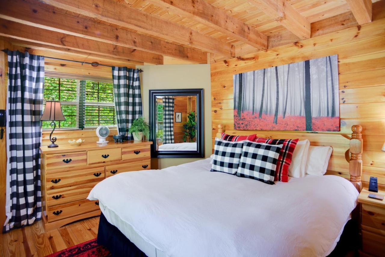 Tree Top Lodge - Gorgeous Lake Cabin With Hot Tub & Magnificent Views Of Forests And Mountains! Cabin Butler エクステリア 写真