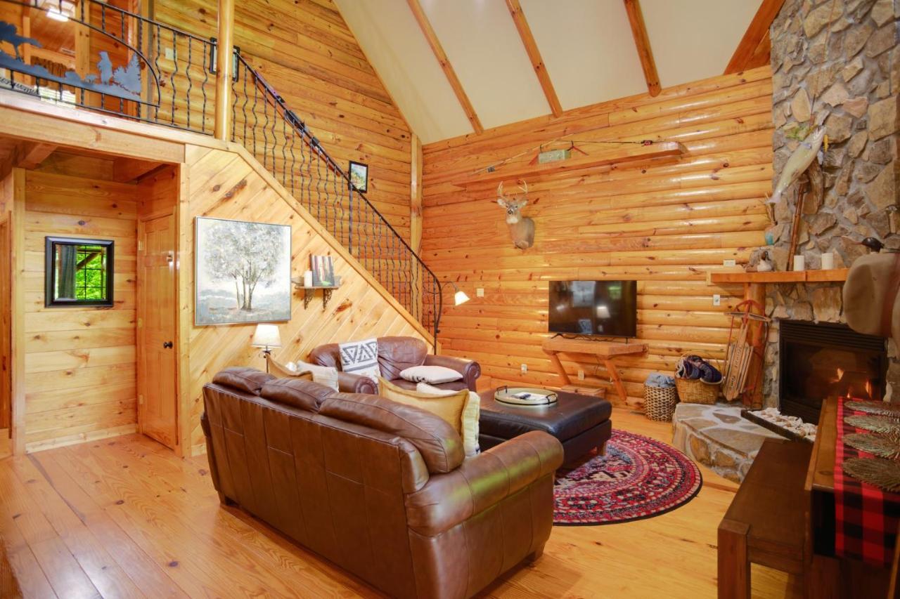 Tree Top Lodge - Gorgeous Lake Cabin With Hot Tub & Magnificent Views Of Forests And Mountains! Cabin Butler エクステリア 写真