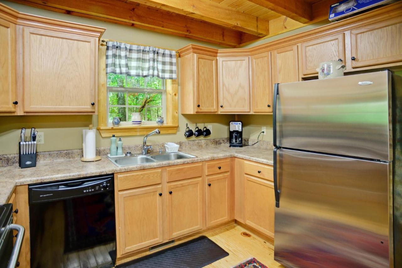 Tree Top Lodge - Gorgeous Lake Cabin With Hot Tub & Magnificent Views Of Forests And Mountains! Cabin Butler エクステリア 写真