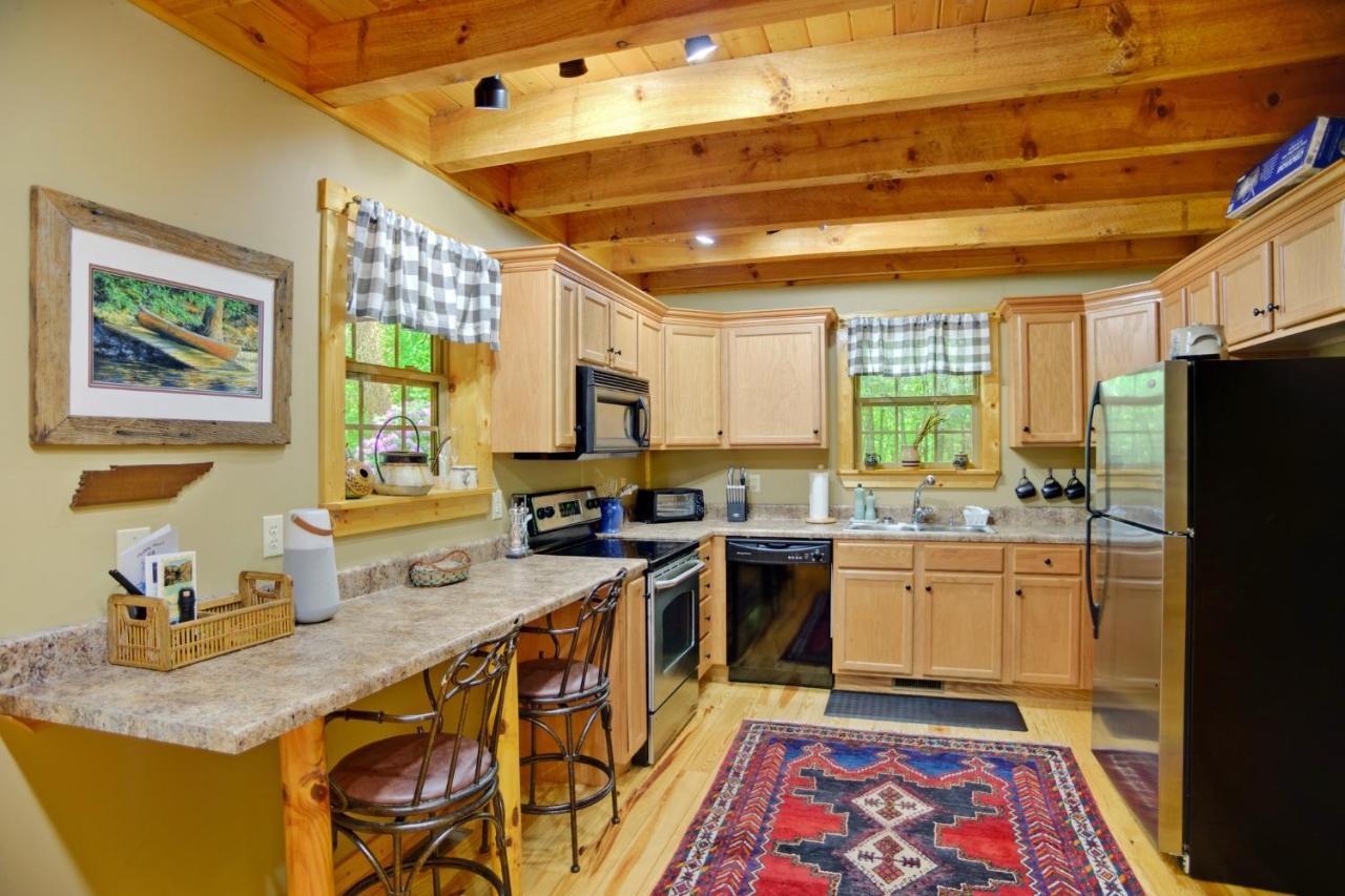 Tree Top Lodge - Gorgeous Lake Cabin With Hot Tub & Magnificent Views Of Forests And Mountains! Cabin Butler エクステリア 写真