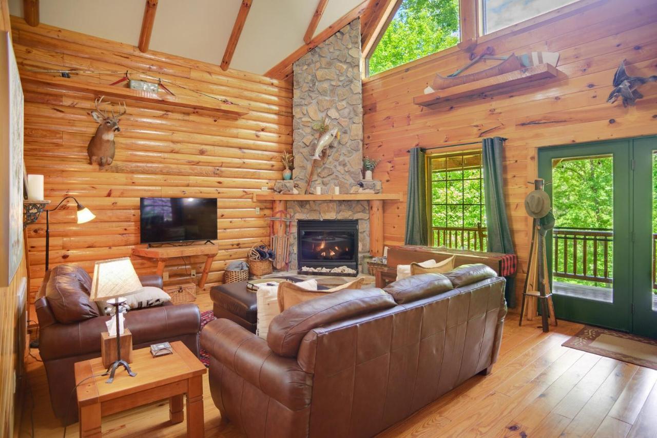 Tree Top Lodge - Gorgeous Lake Cabin With Hot Tub & Magnificent Views Of Forests And Mountains! Cabin Butler エクステリア 写真